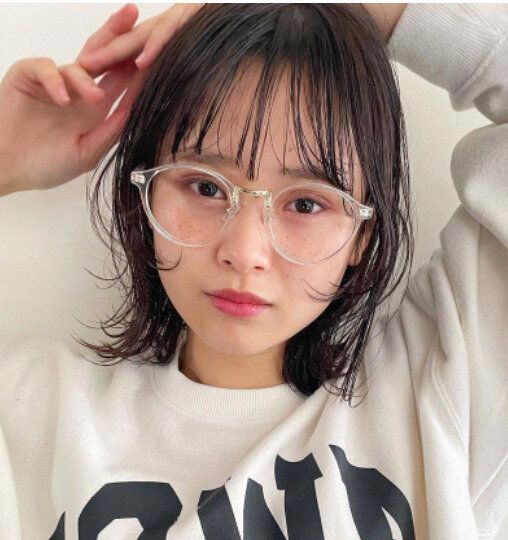 おしゃれな女子高校生のモテるヘアカタログ。軽めの質感がトレンド!レイヤーボブ