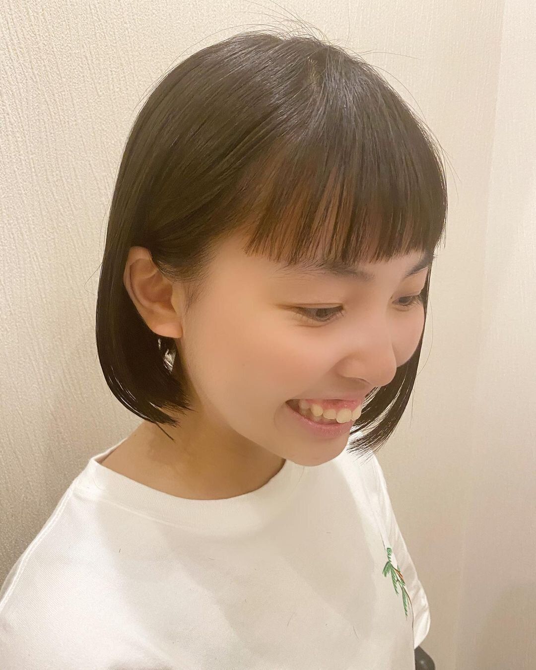 おしゃれな女子高校生のモテるヘアカタログ。前髪ぱっつんのボブがかわいい!