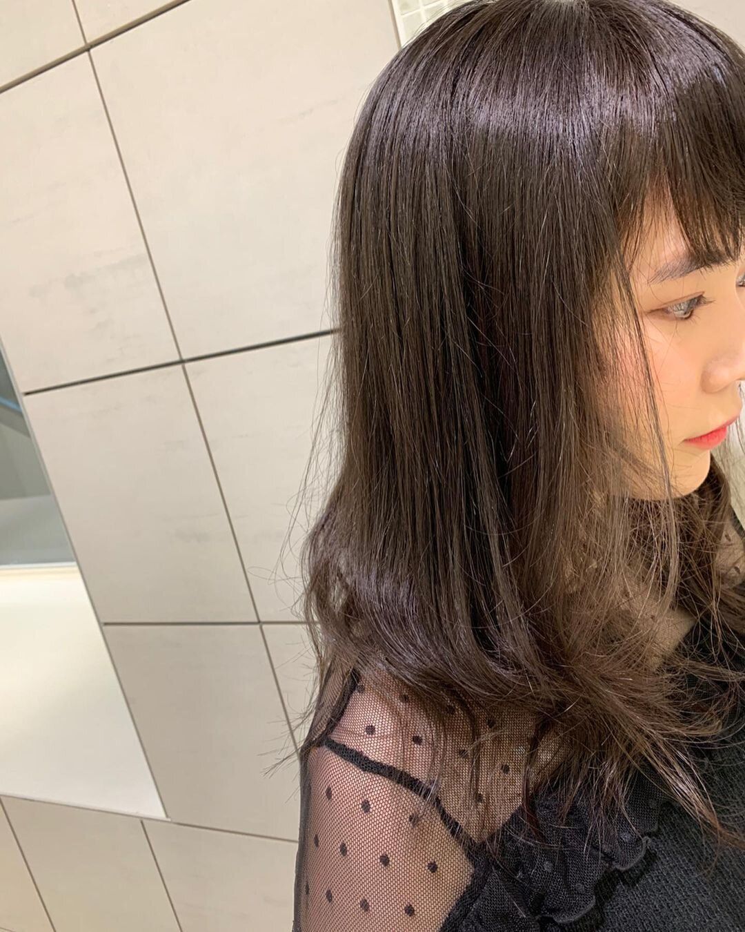 おしゃれな女子高校生のモテるヘアカタログ。ナチュラルカールで大人っぽく