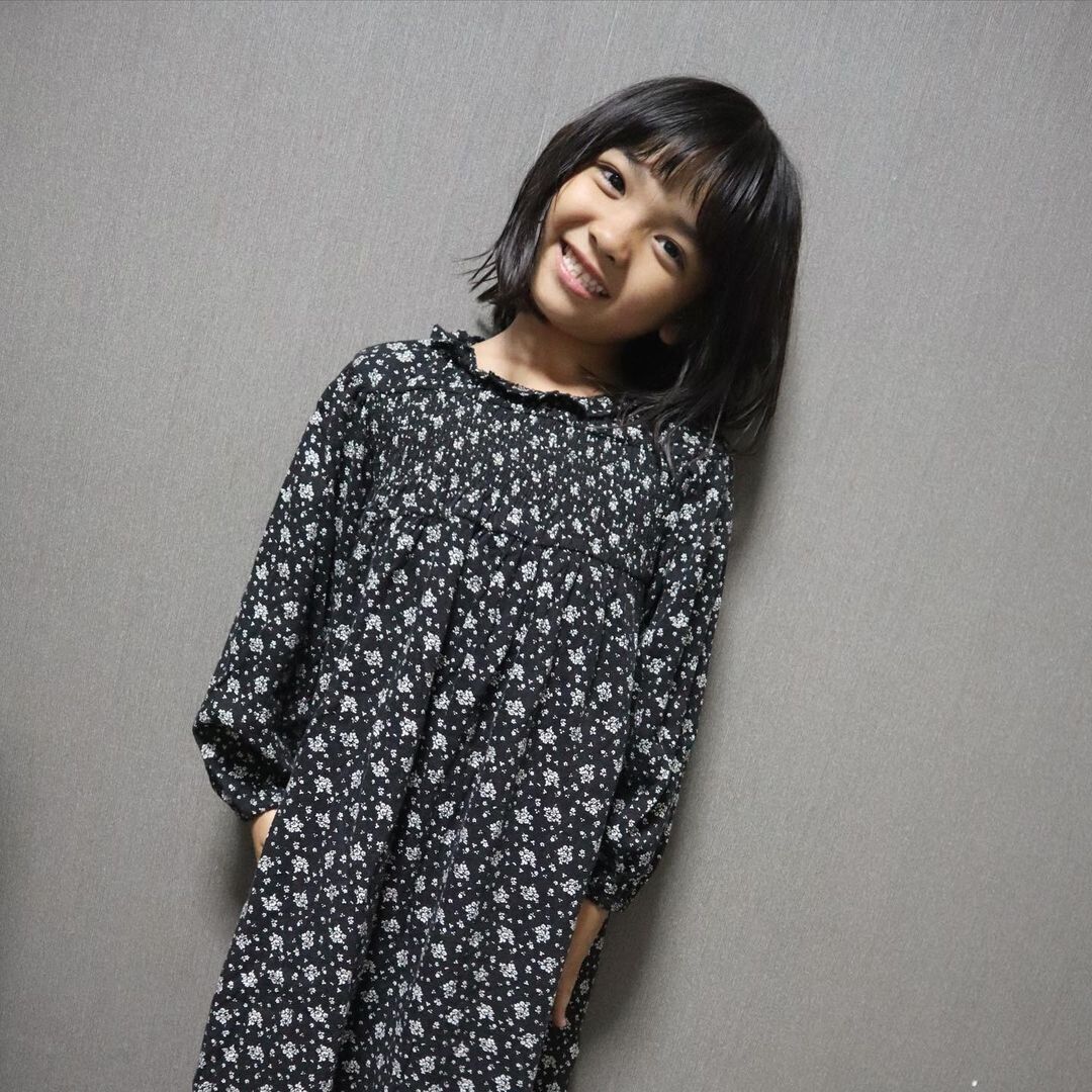 小学生女子も納得のキュートなヘアスタイル。ガーリーな洋服が似合うレイヤーボブ