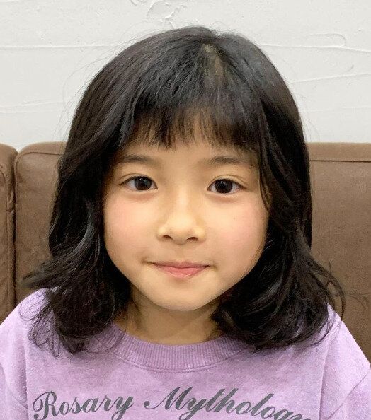 可愛いくせ毛もまとまりやすい！ゆるっと重めミディアム