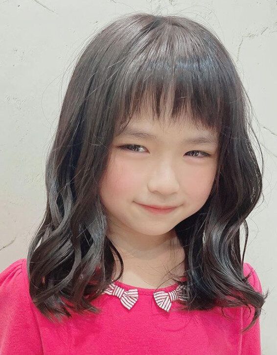 休日は巻いて可愛いくアレンジ！重めミディアム