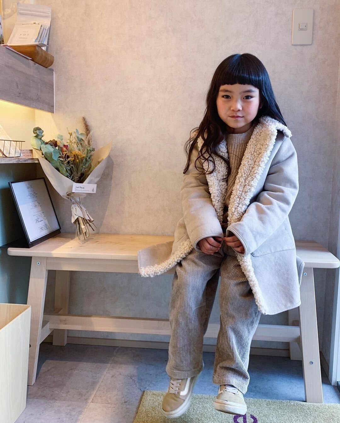 小学生女子も納得のキュートなヘアスタイル。重めのオン眉でナチュラルおしゃれさん