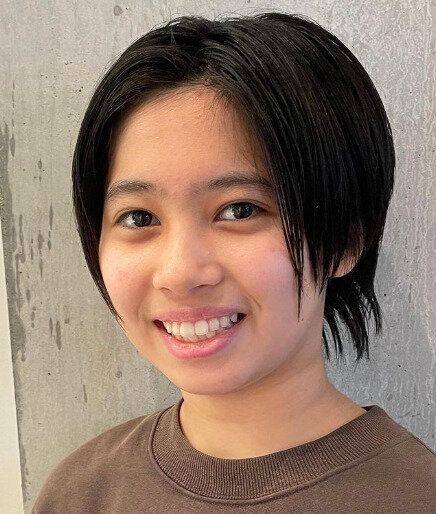 トレンド感抜群！前髪長めのウルフヘア