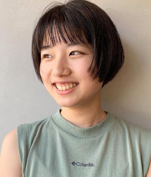 スッキリでコンパクト！前上がりマッシュヘア