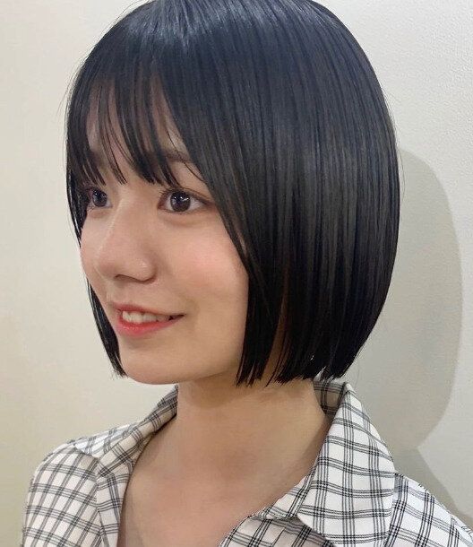 清楚で好印象！切っぱなしストレートボブ