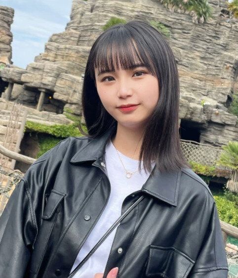 中学生の女の子に似合う流行のヘアスタイル。ちょっと大人っぽい！おしゃれ切りっぱなしロングボブ