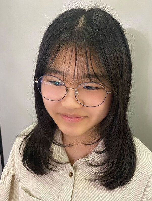 アップスタイルも可愛く！レイヤーセミロング