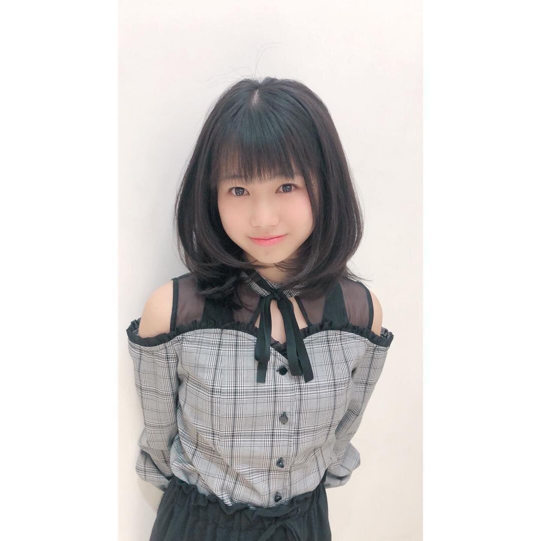 中学生の女の子に似合う流行のヘアスタイル ふんわり内巻きで清楚なお嬢さまスタイル