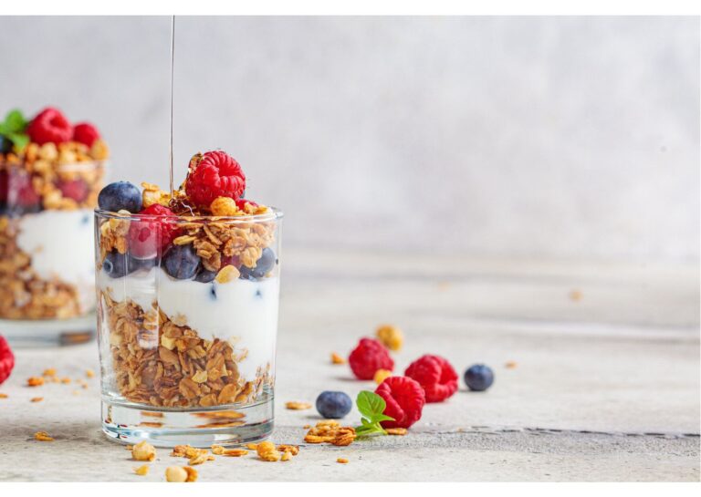 肌にうれしい！ヨーグルトに入れて食べるべき食材5選