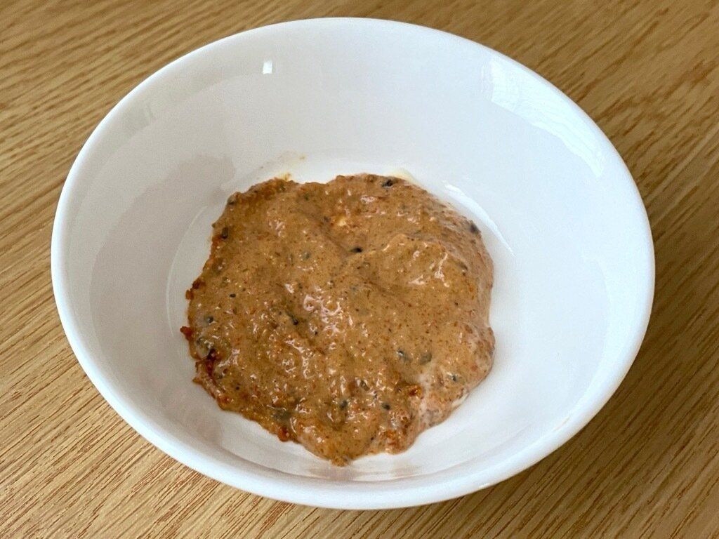 食べる明太生七味とマヨネーズを合わせたソース