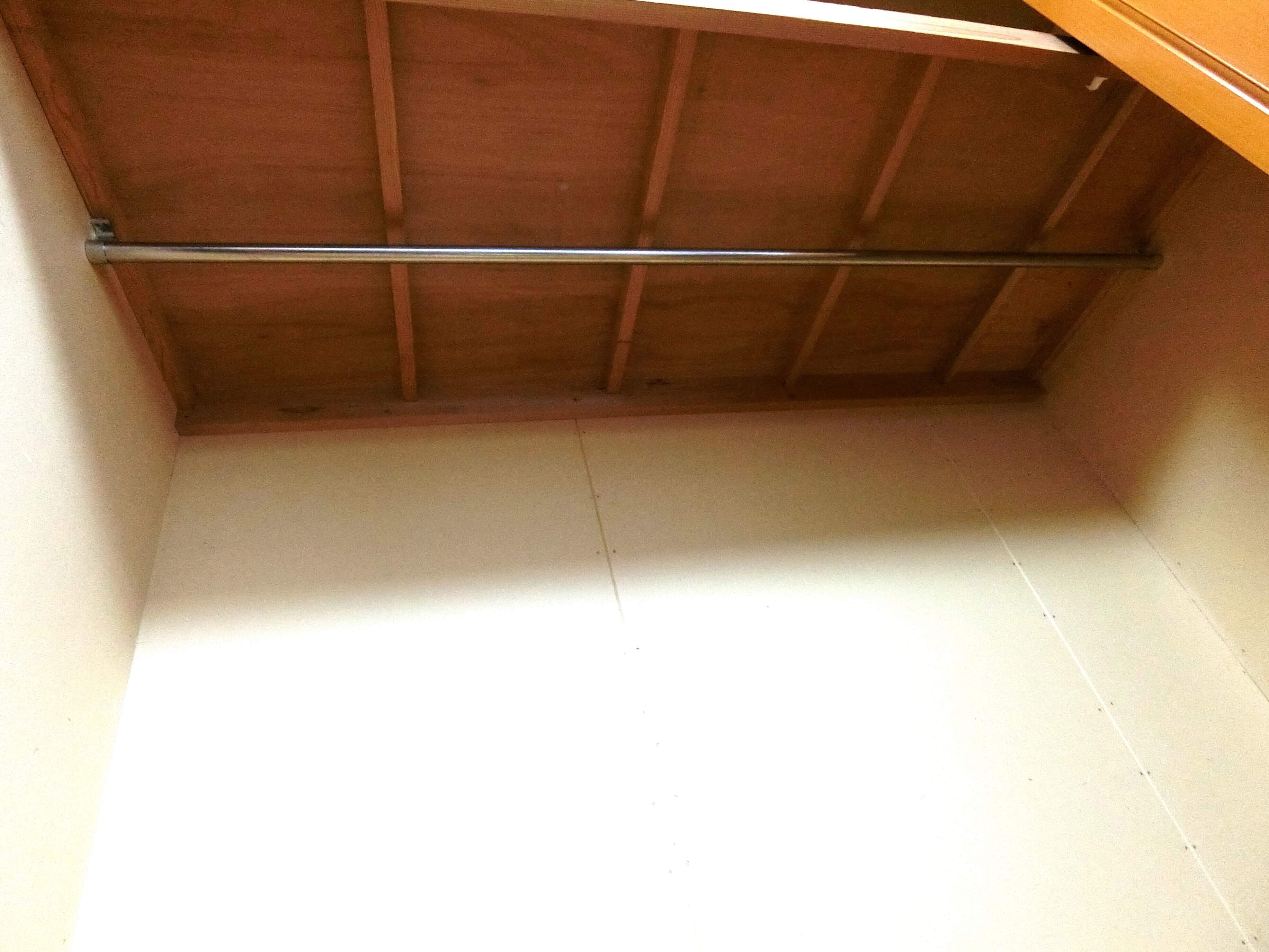 クローゼットのパイプ