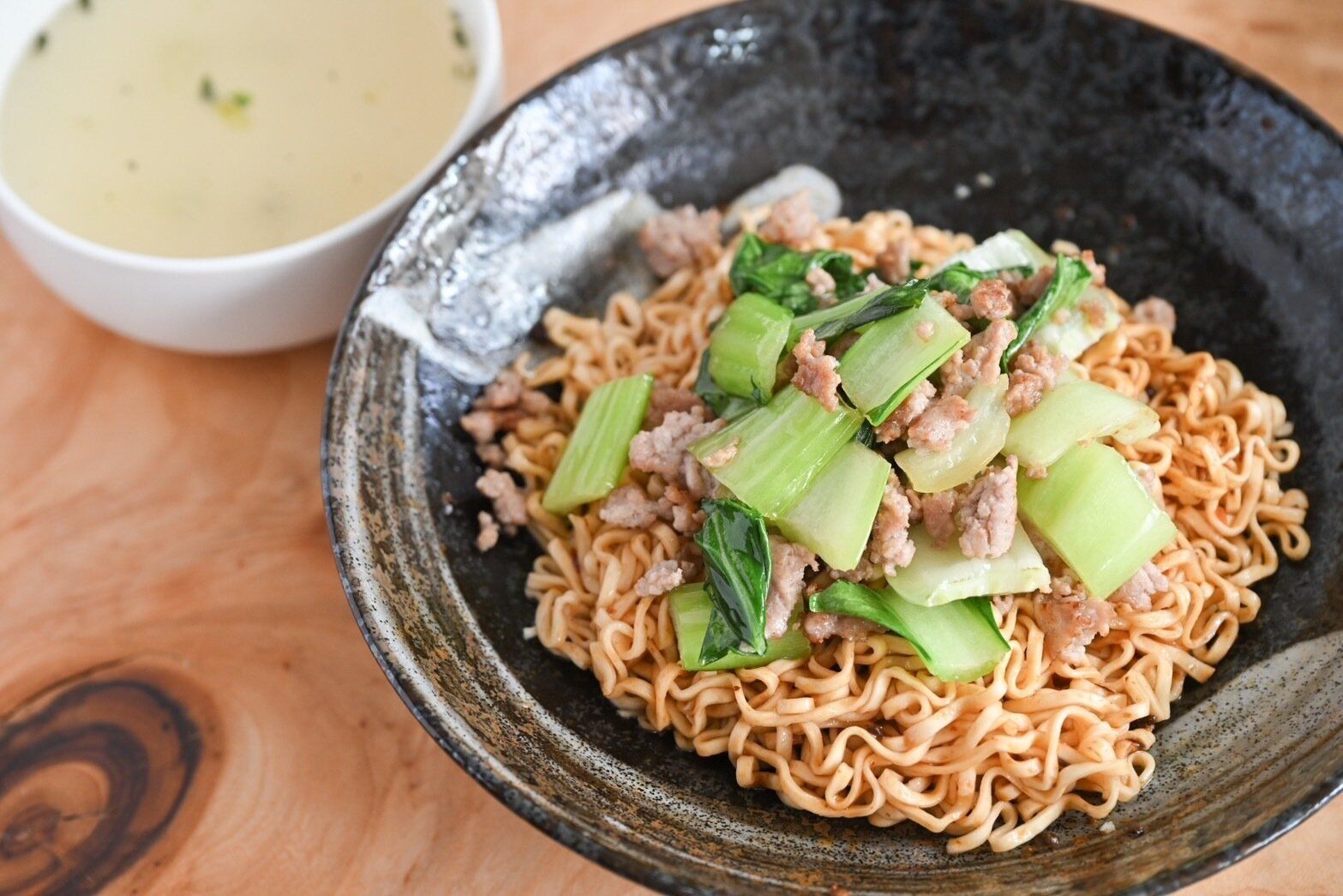 完成した維力 炸醤麺(ウェイリー ジャージャン麺)