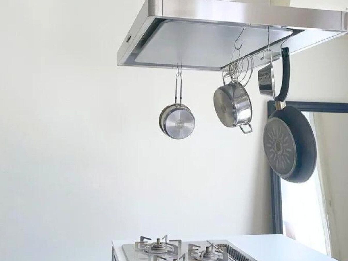 フライパンは吊るす