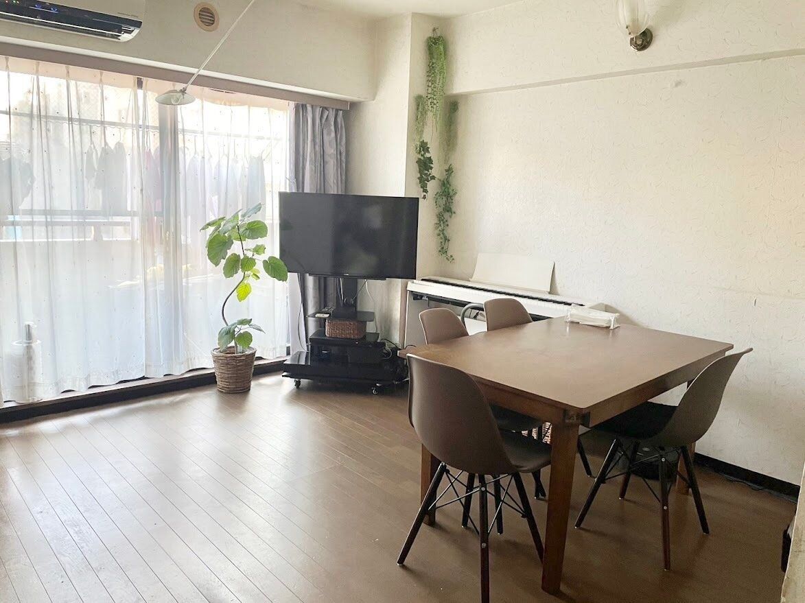 3.机の上のいらないものを捨てる