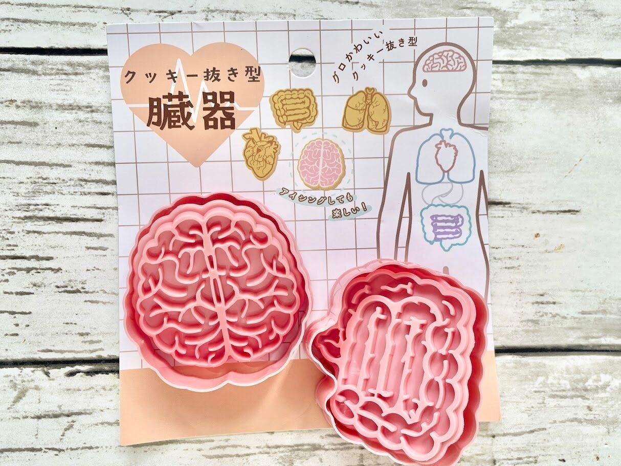 セリアの「クッキー抜き型 2P 臓器」