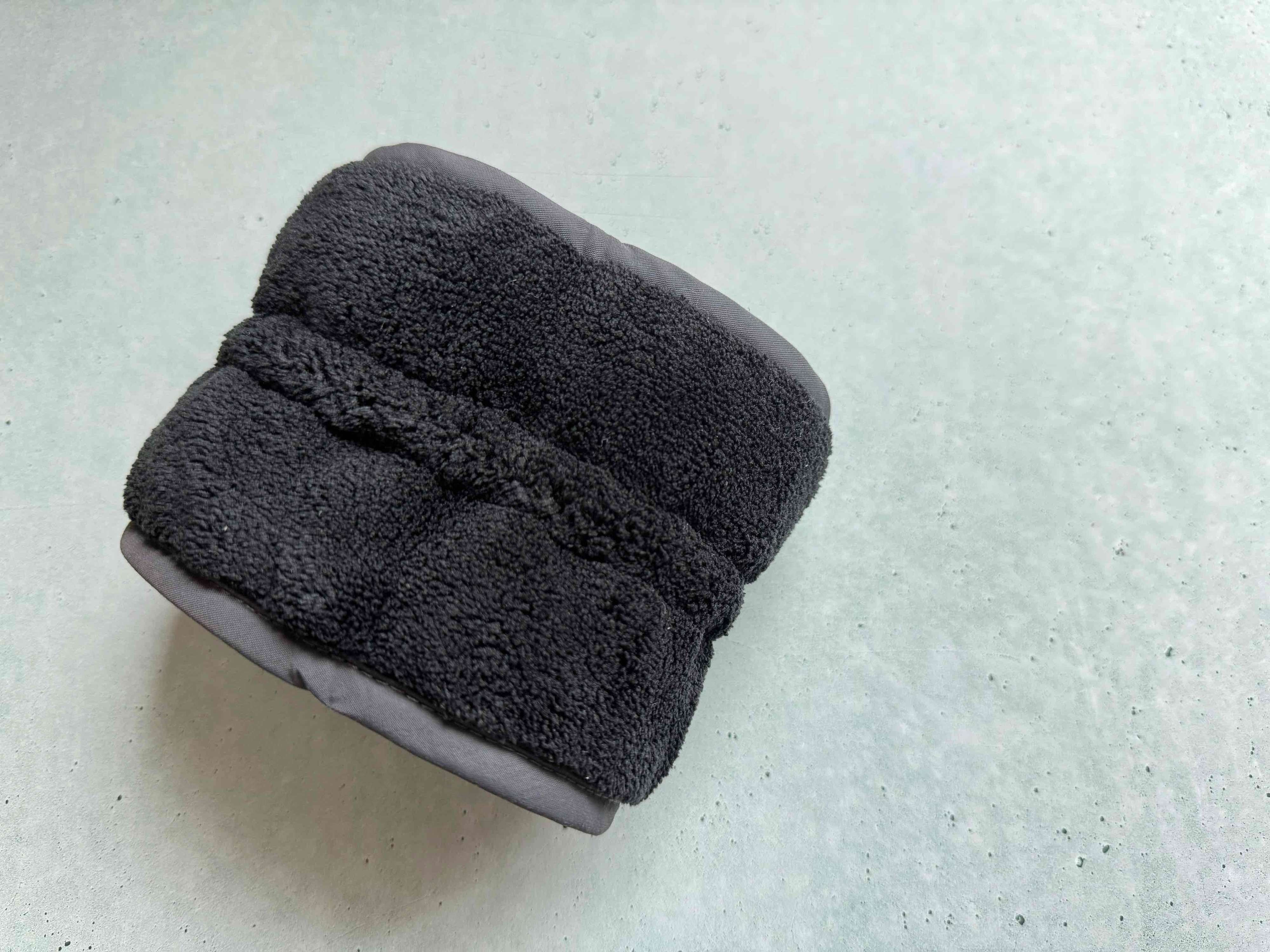 裏面にはマイクロファイバー生地を使用