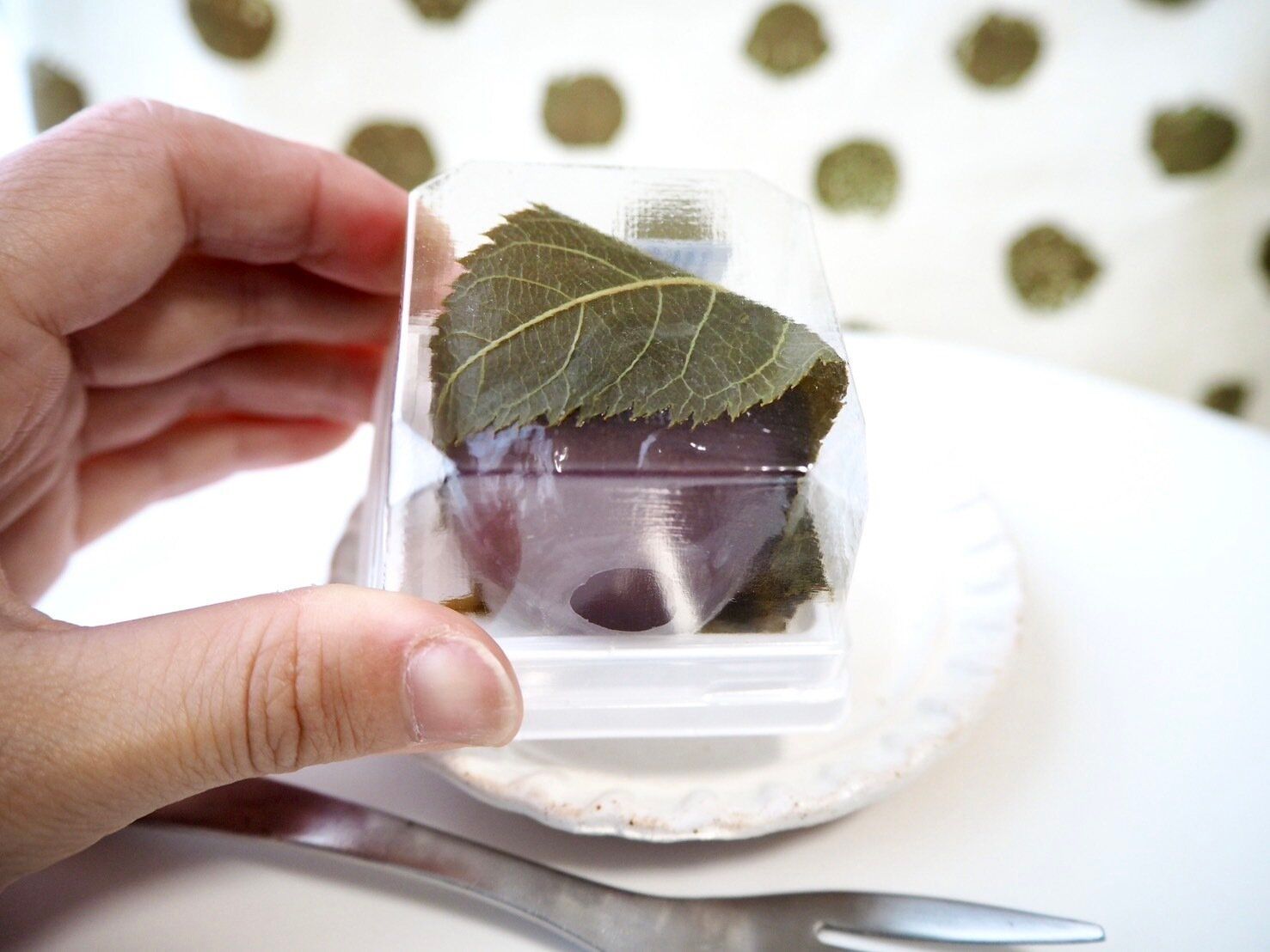 シャトレーゼ「くず桜こし餡」商品写真