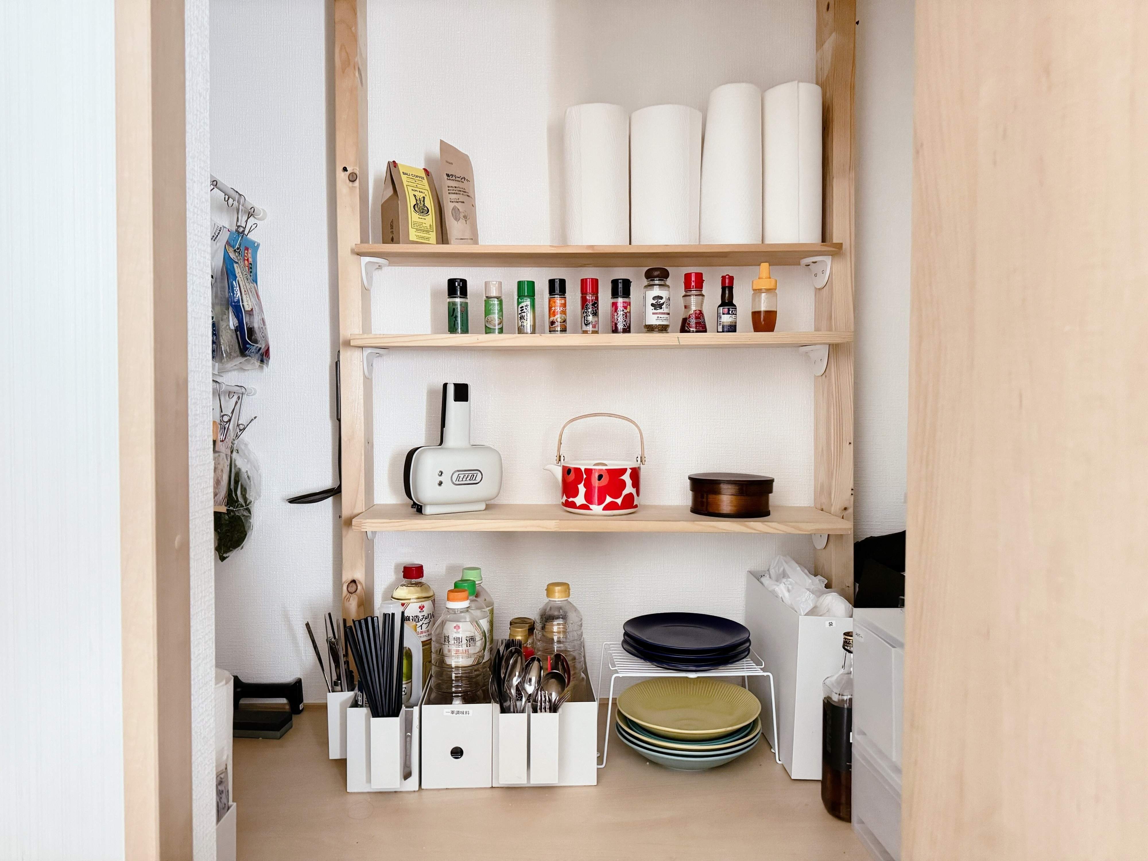 物の多さは収納用品で解決できると思っている