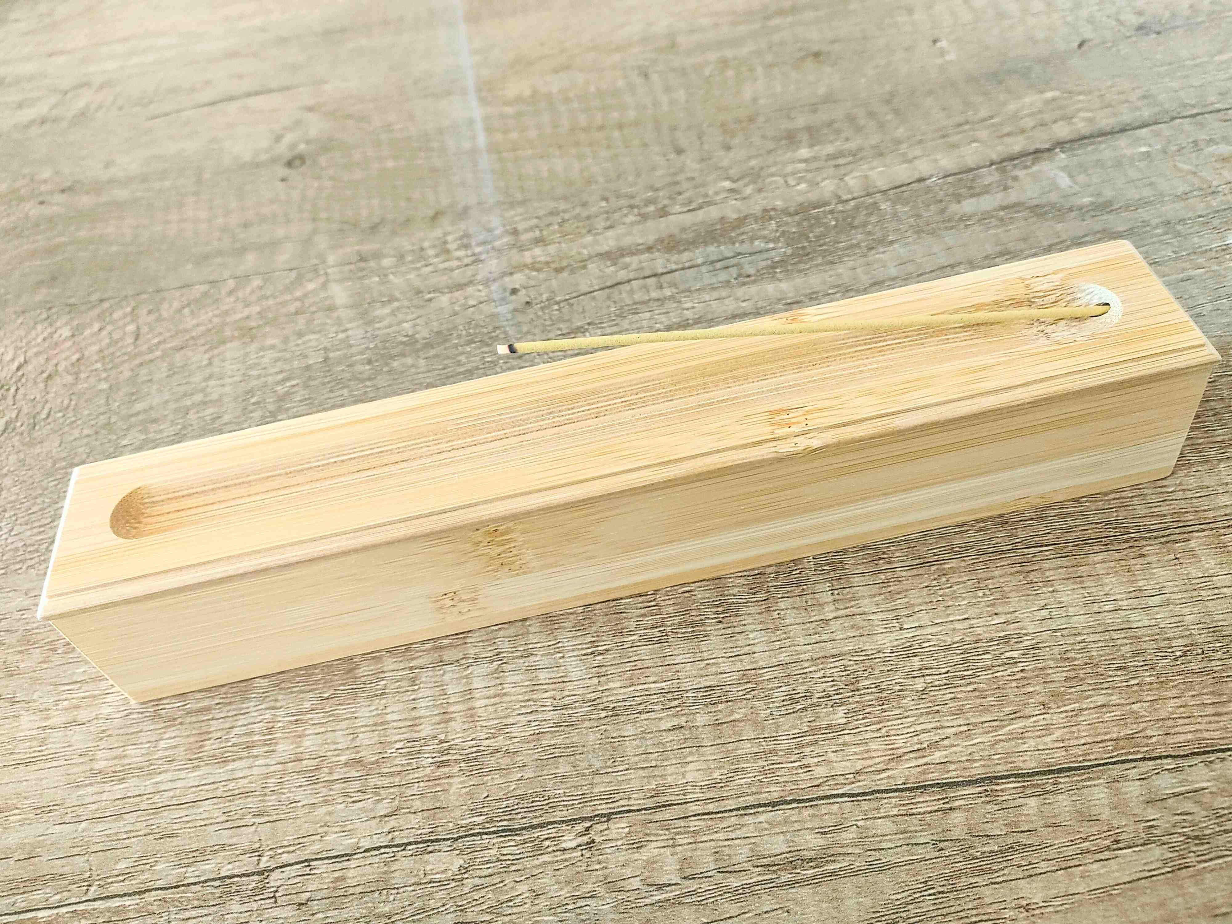 お香箱の上においたままでも使用可能