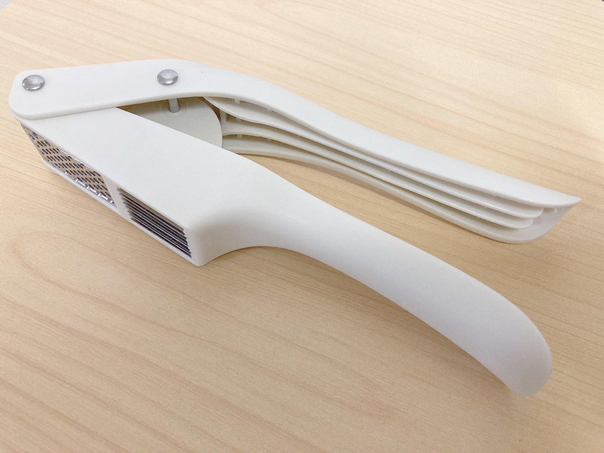 3COINSガーリックプレス＆スライサー