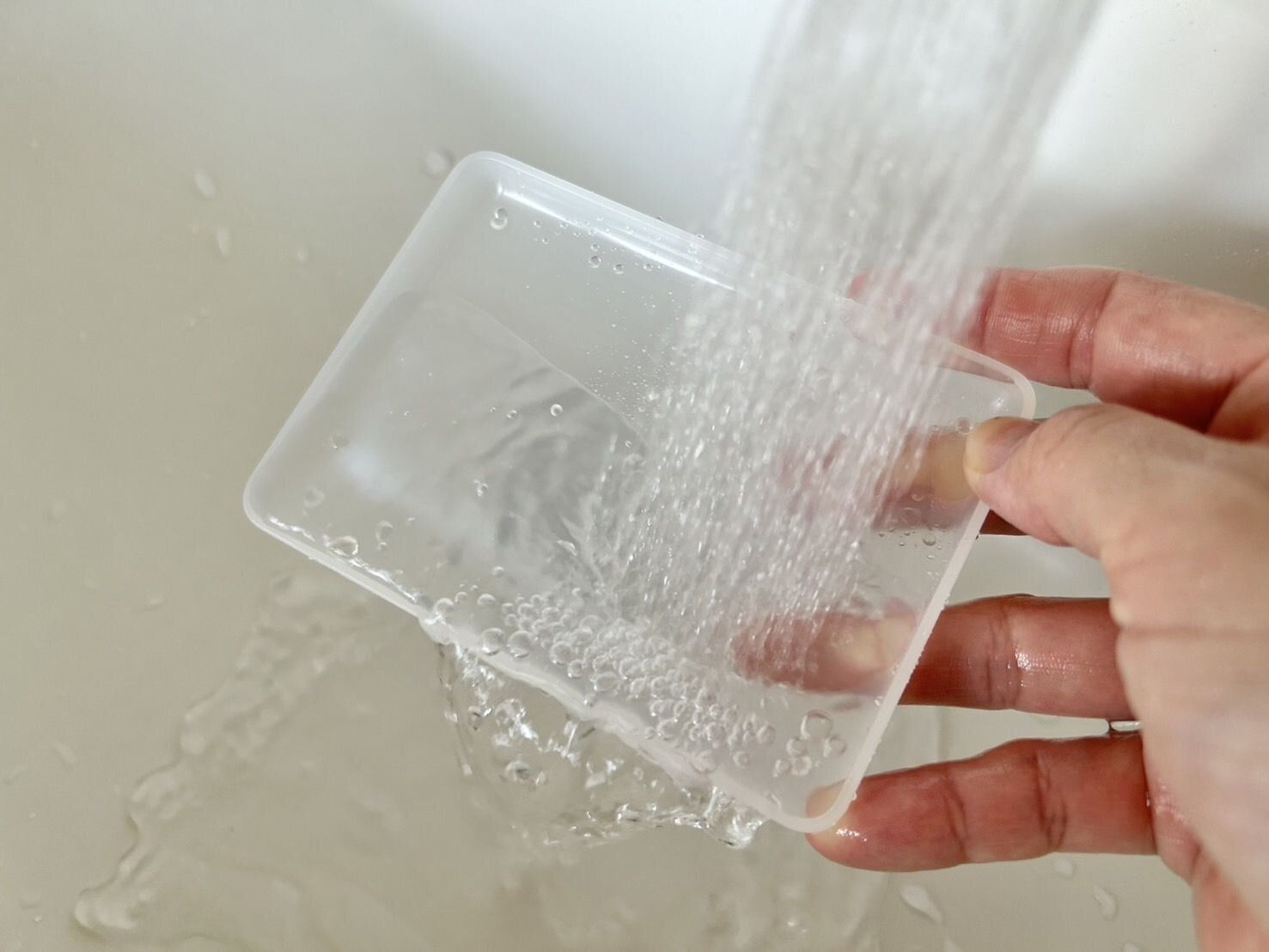 清潔でお手入れ簡単！無印良品の発泡ウレタン石けん置き