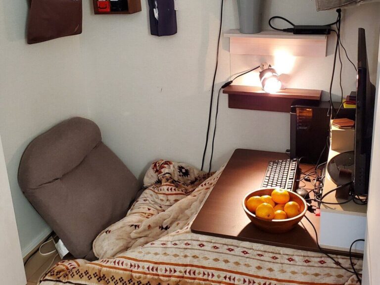 19万人がほっこりした！2人の娘に発見されたパパの秘密基地。4年間の変化が素敵すぎる