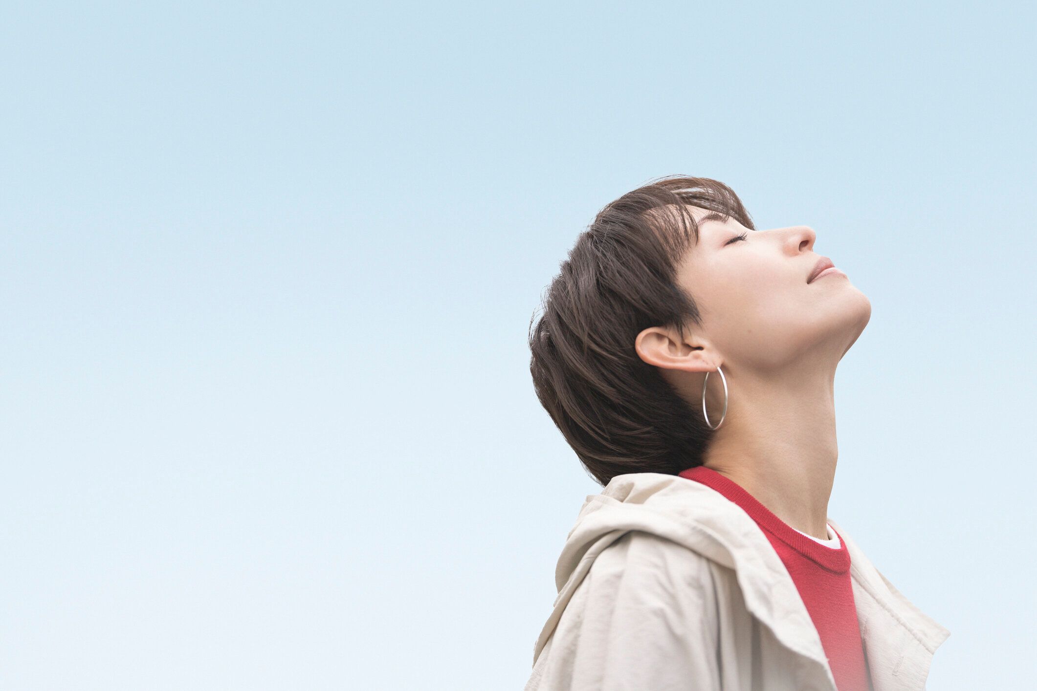 日本人女性の生活シーン。