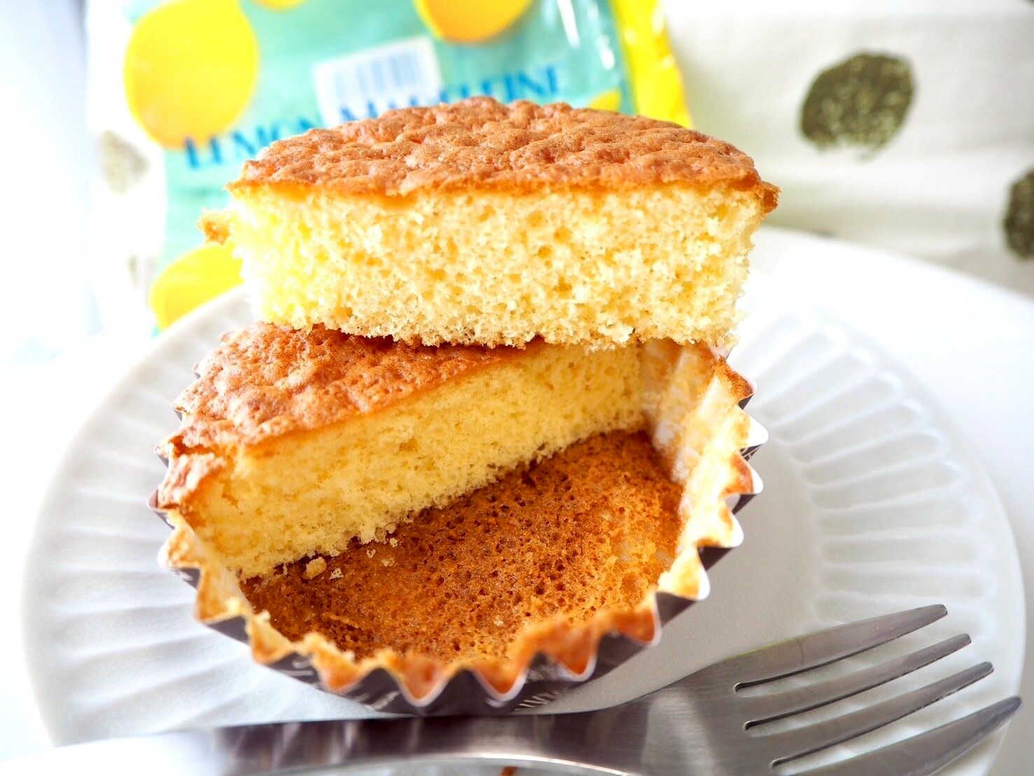 シャトレーゼ「瀬戸内レモンのマドレーヌ」断面写真