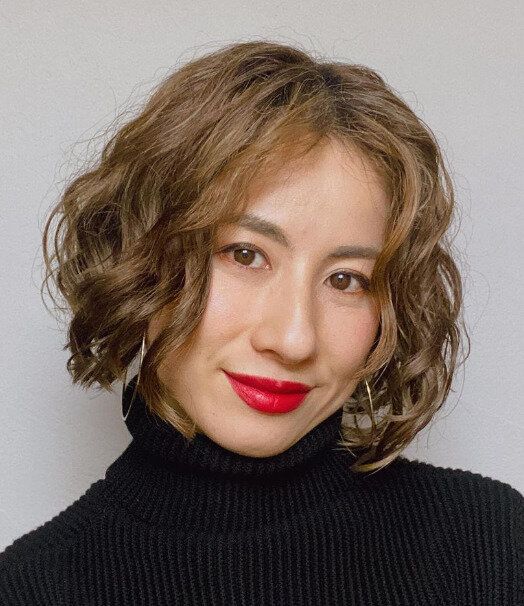 くせ毛もおしゃれに活かせる!前下がりボブ