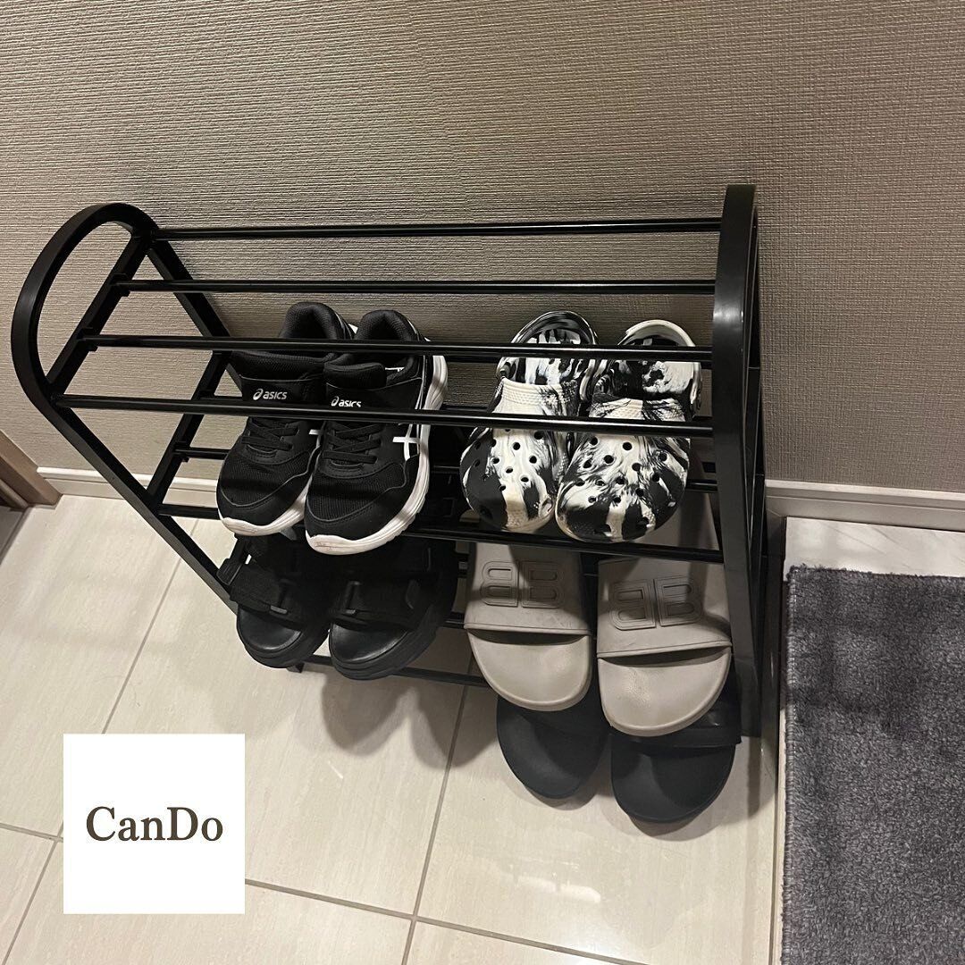 キャンドゥのシューズラックを使ってスッキリと
