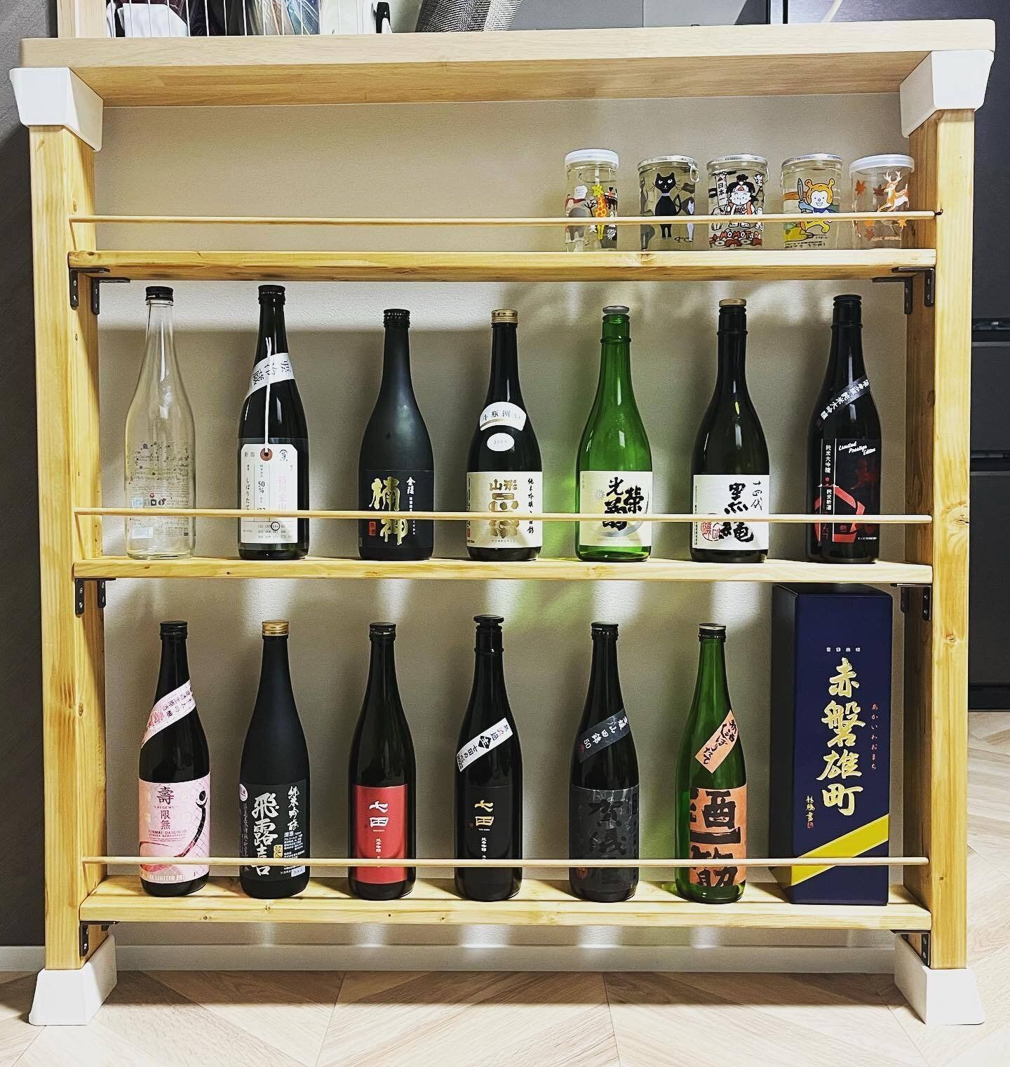 カウンターの下にお気に入りのコーナーをつくる