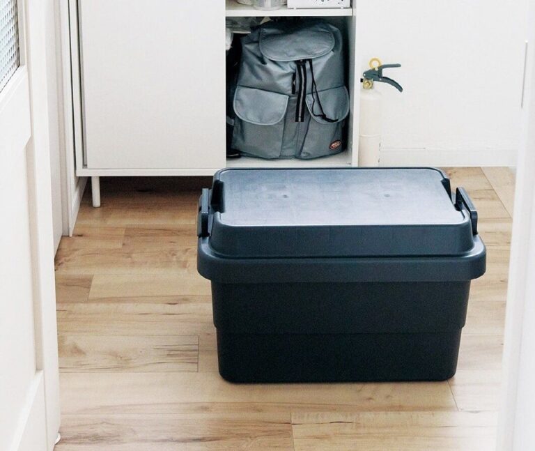 無印良品LOVERSが実践！私たち、黒・白アイテムをこう活用しています