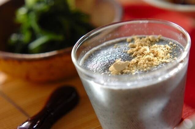 きな粉入り黒ゴマゼリー