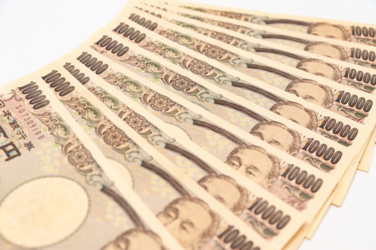 1000万円貯めてる人はメルカリでぜいたくをしてました！