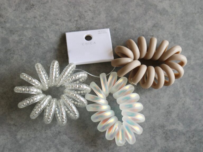 【スリコ】コイルポニーはこうやって使う！ずらすだけでかわいいが叶うスリコのコイルポニー活用術