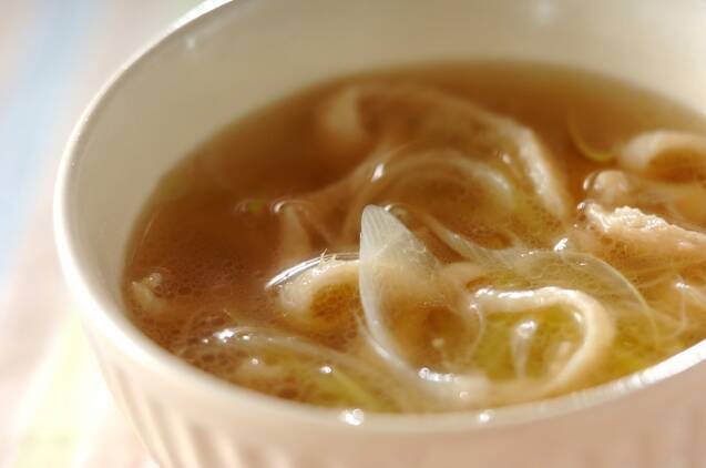 まさか捨ててる?とり皮のレシピ 白ネギのスープ