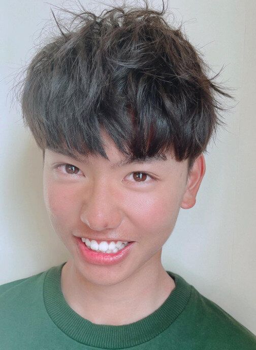 パーマでラフな動きをプラス!重めマッシュ