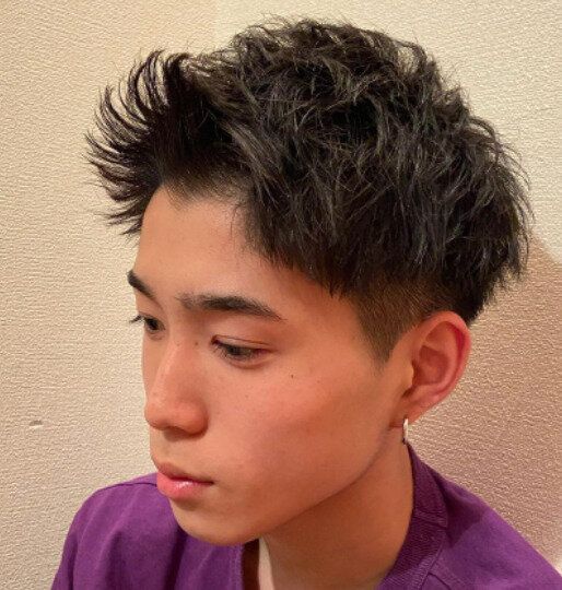 高校生の男の子に似合うヘアスタイル。おしゃれ男子は取り入れてる!旬のアップバングマッシュヘア