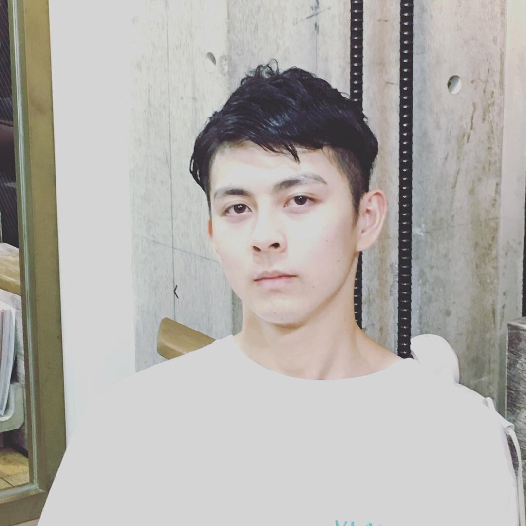 高校生の男の子に似合うヘアスタイル ツーブロックですっきりヘア!