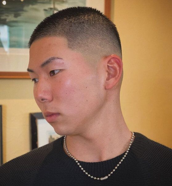 シンプルだからこそクール!ボウズフェード