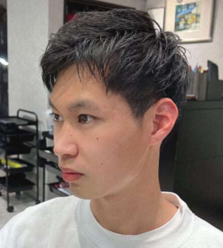 高校生の男の子に似合うヘアスタイル 。爽快感がある!おしゃれアップバングショート