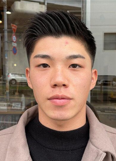 かき上げ前髪がポイント!バーバースタイル