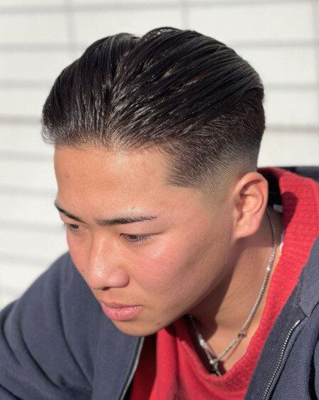 高校生の男の子に似合うヘアスタイル。大人クールに決まる!スリックバック