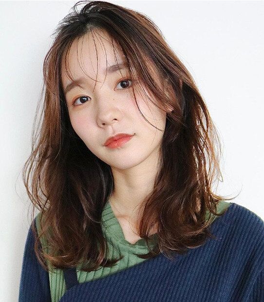 ニュアンスウェーブが魅力的!リラックスセミロング