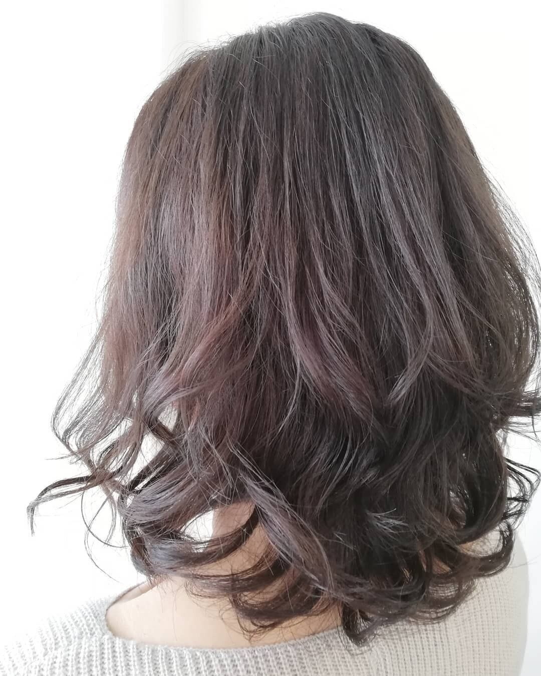 40代女性に人気のセミロング・ミディアムヘア!菱形シルエットでほっそりとした印象に