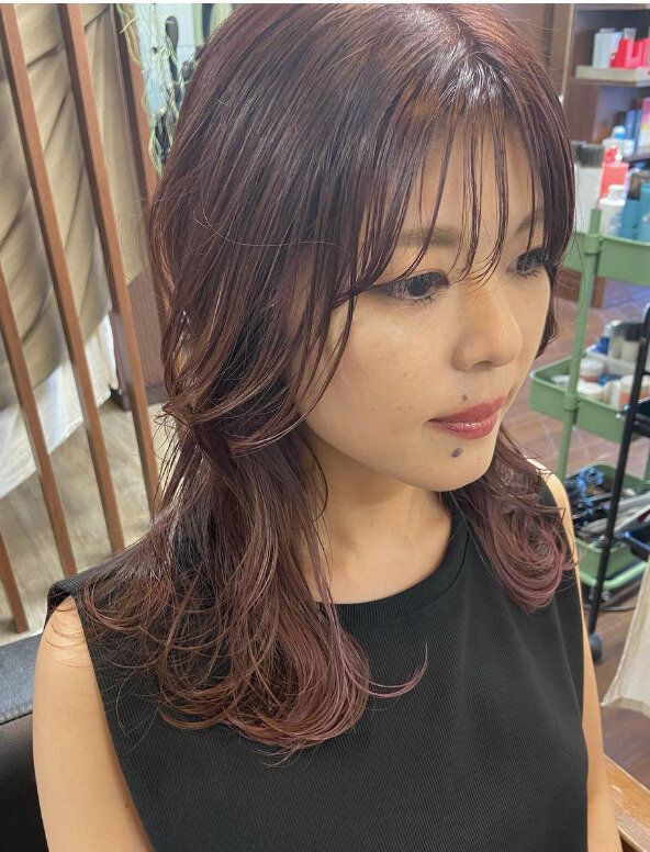 大きめカールがポイント!フェミニンセミロング