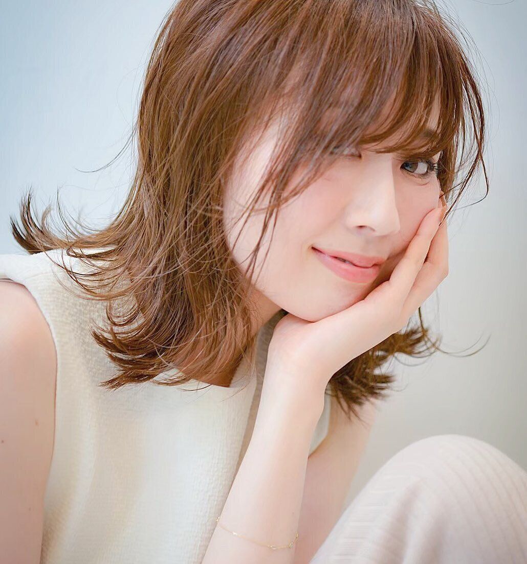 40代女性に人気のセミロング・ミディアムヘア!透け感のある大人レイヤー!