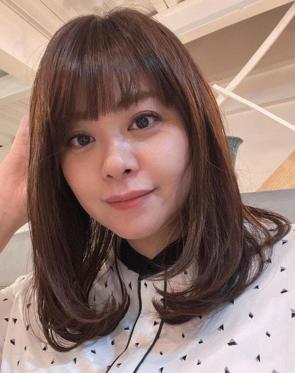 サラツヤで大人可愛く!内巻きミディアム