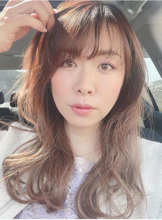 ボリュームアップがポイント!大人の上品セミロング